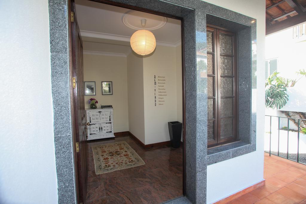 Train House Hotell Funchal  Exteriör bild